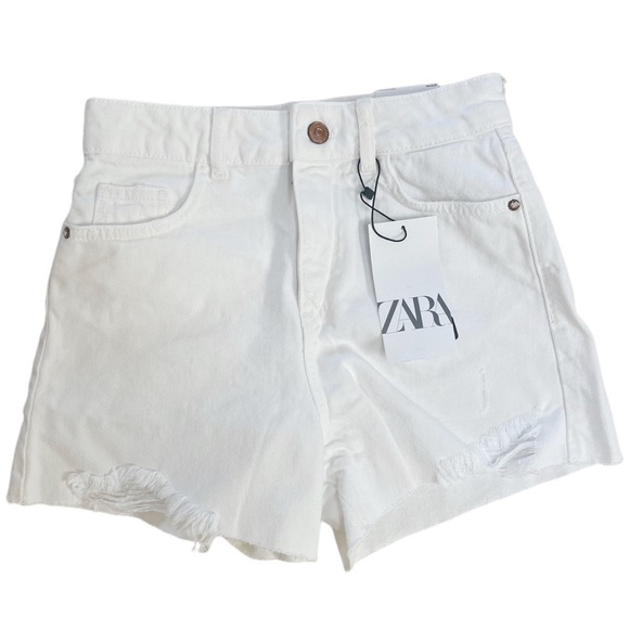 NWT Zara White Distressed Denim High Rise Shorts - Size 0 - Picture 2 of 3
